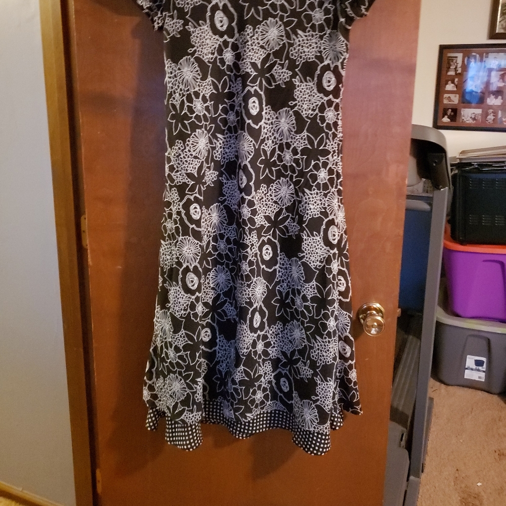 Dress - Picture 2 of 3